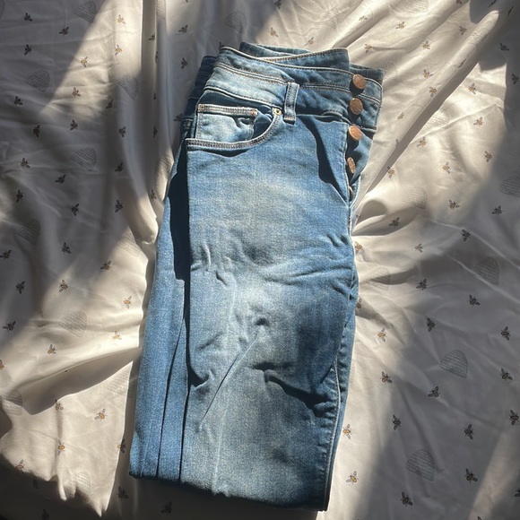 Miss Me jeans size 28, medium wash - Picture 2 of 3